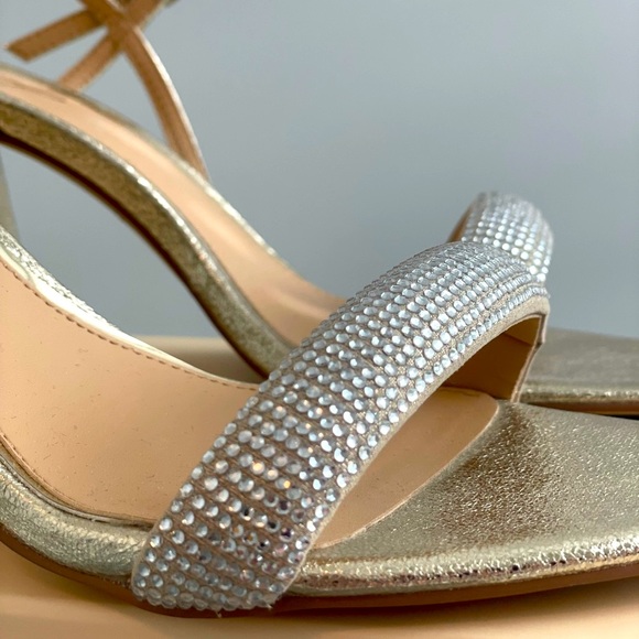 Badgley Mischka Heels - Picture 3 of 11